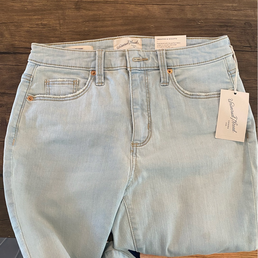 Universal Thread Goods Co. - Picture 6 of 16